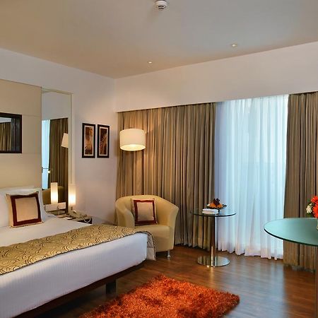 Majestic Court Sarovar Portico Nova Bombaim Exterior foto