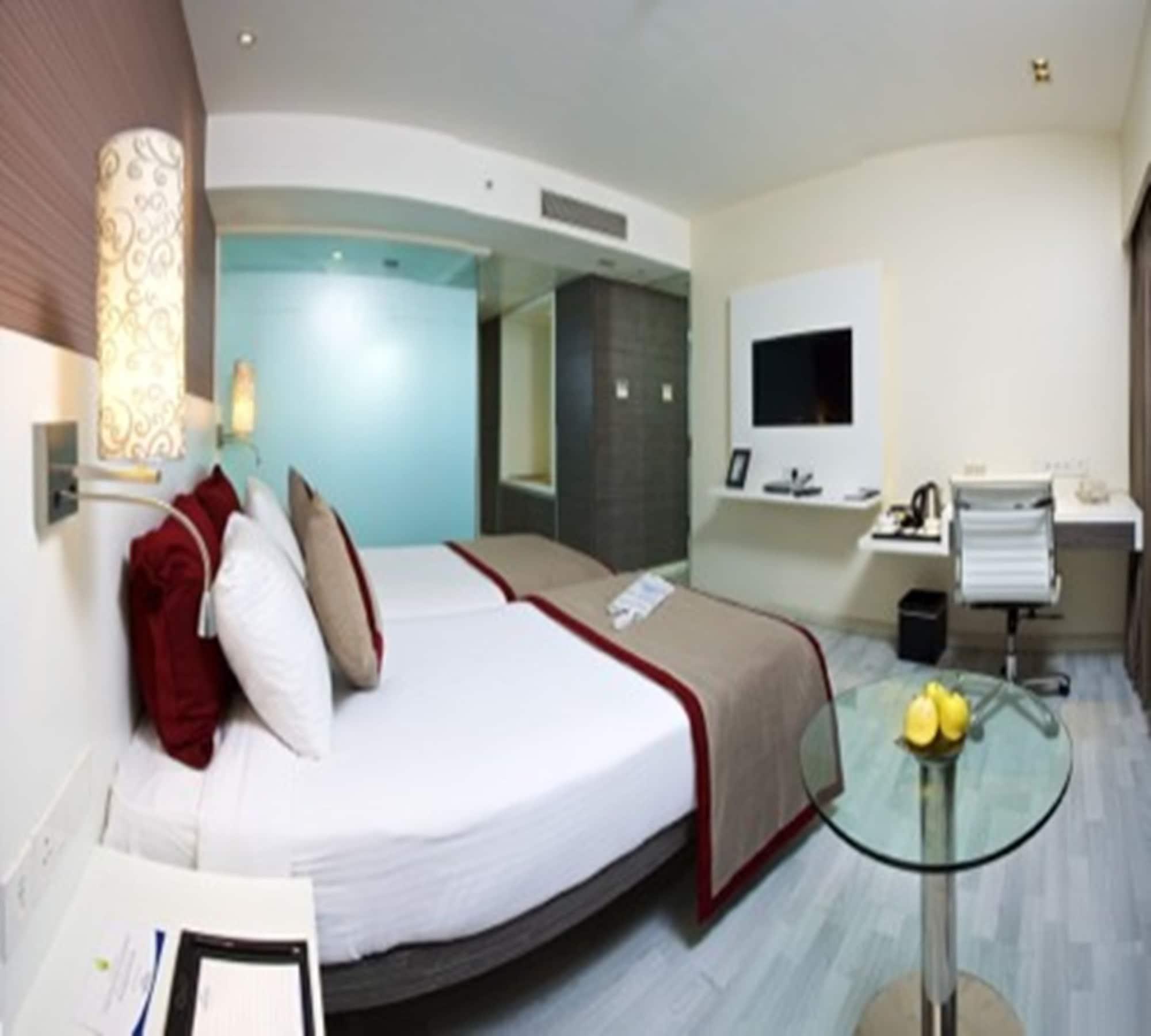 Majestic Court Sarovar Portico Nova Bombaim Exterior foto