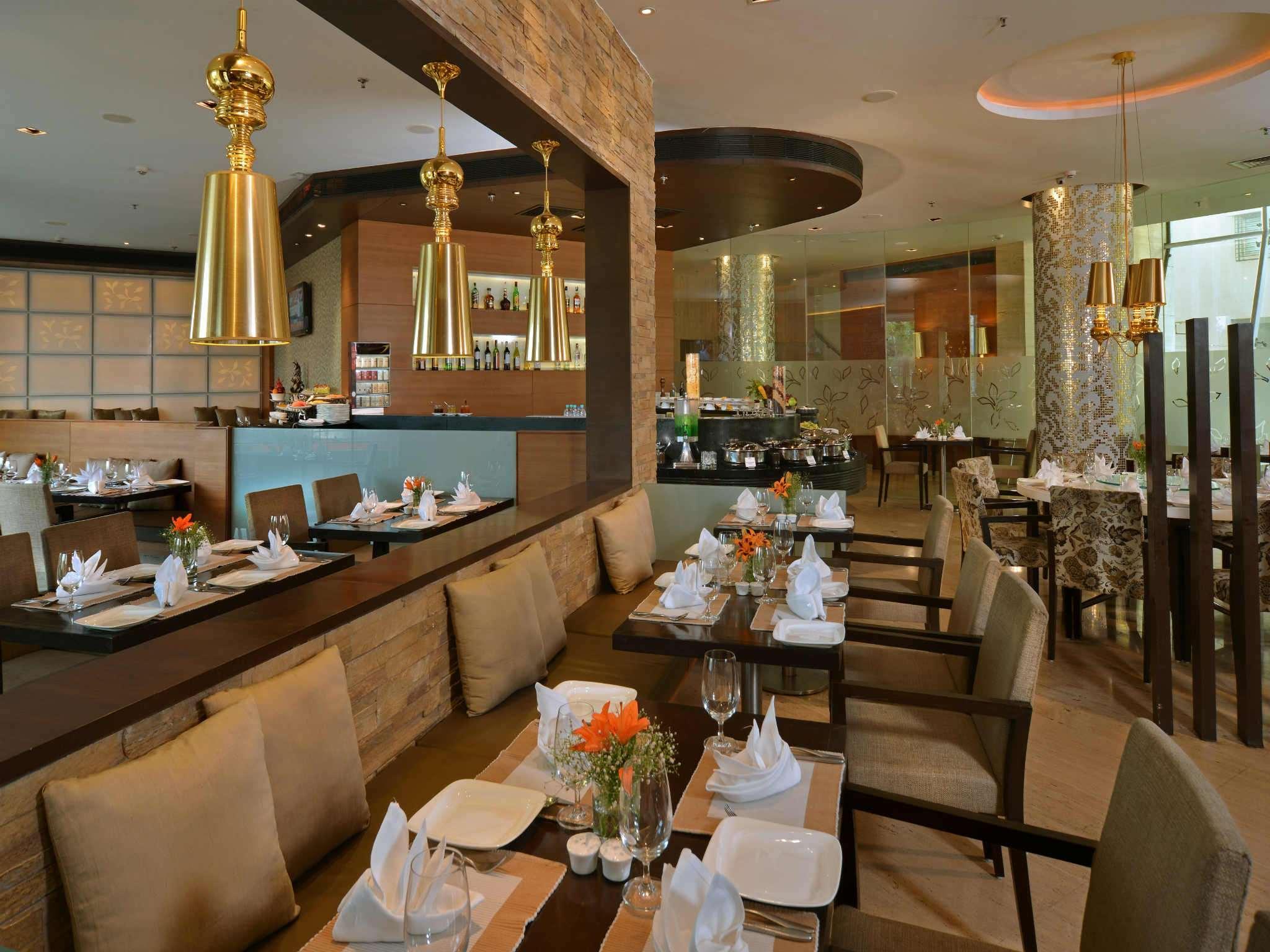 Majestic Court Sarovar Portico Nova Bombaim Exterior foto