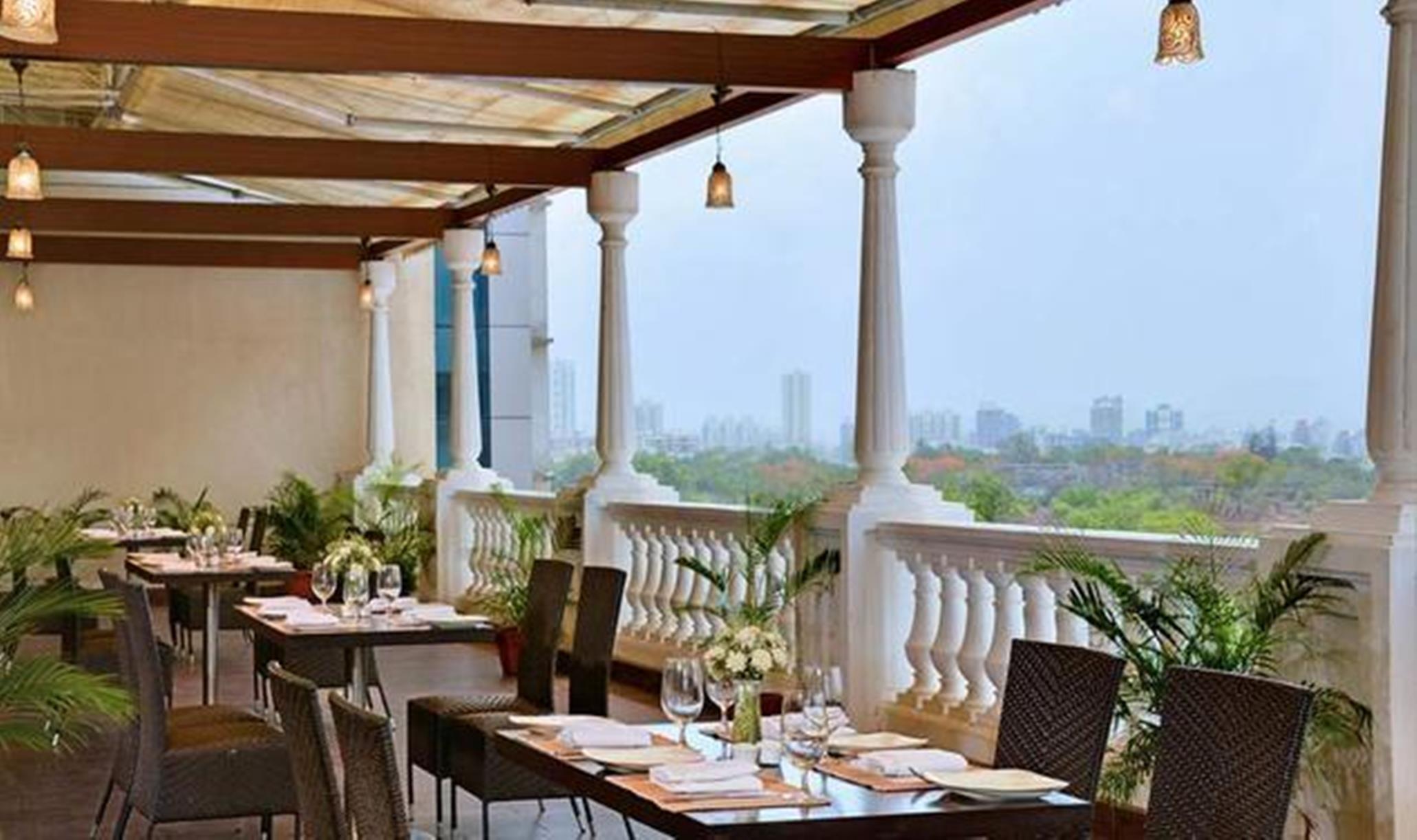 Majestic Court Sarovar Portico Nova Bombaim Exterior foto