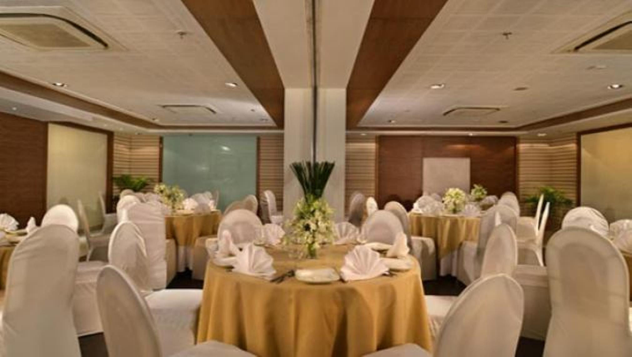 Majestic Court Sarovar Portico Nova Bombaim Exterior foto