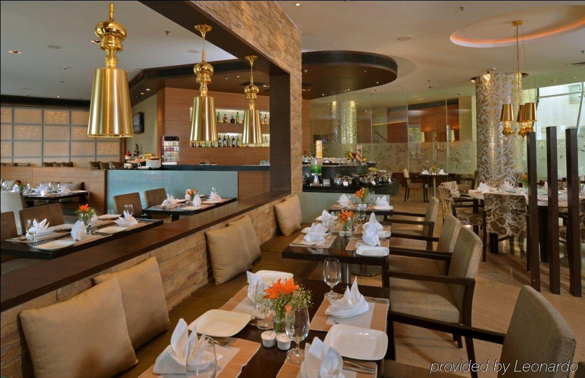Majestic Court Sarovar Portico Nova Bombaim Exterior foto