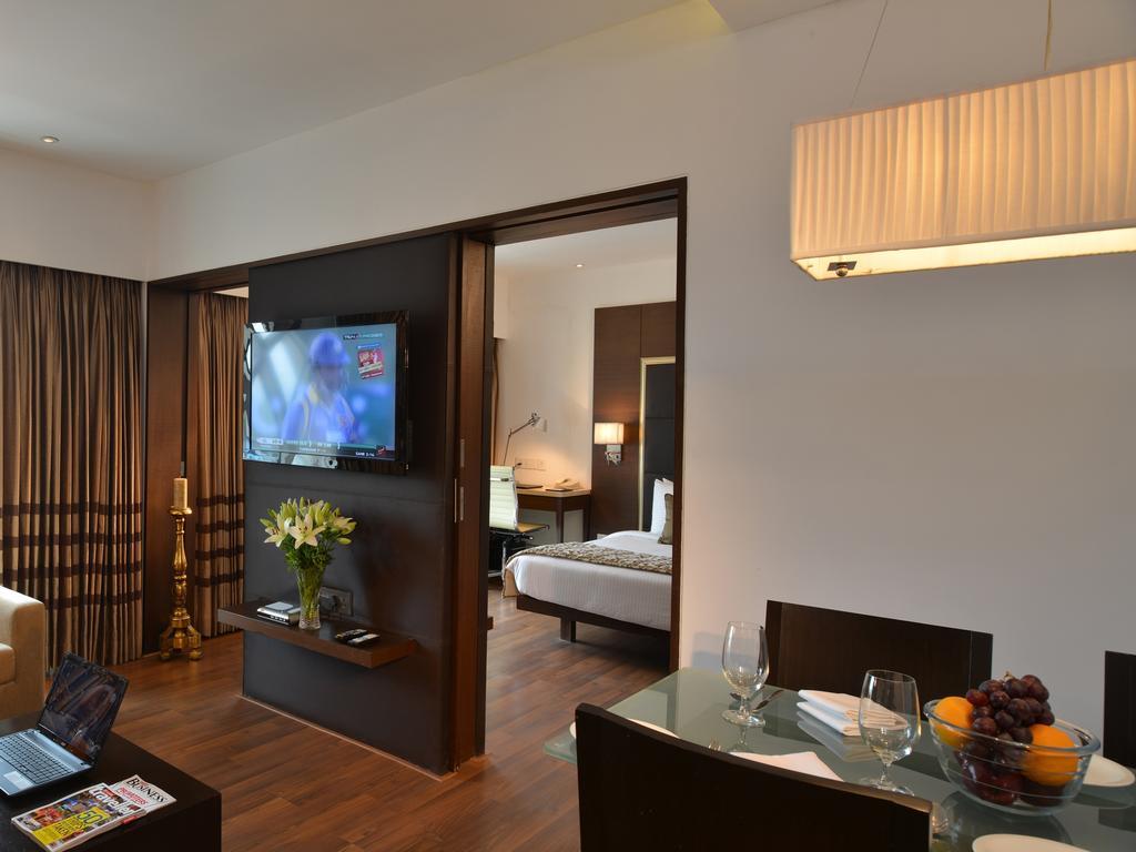 Majestic Court Sarovar Portico Nova Bombaim Exterior foto