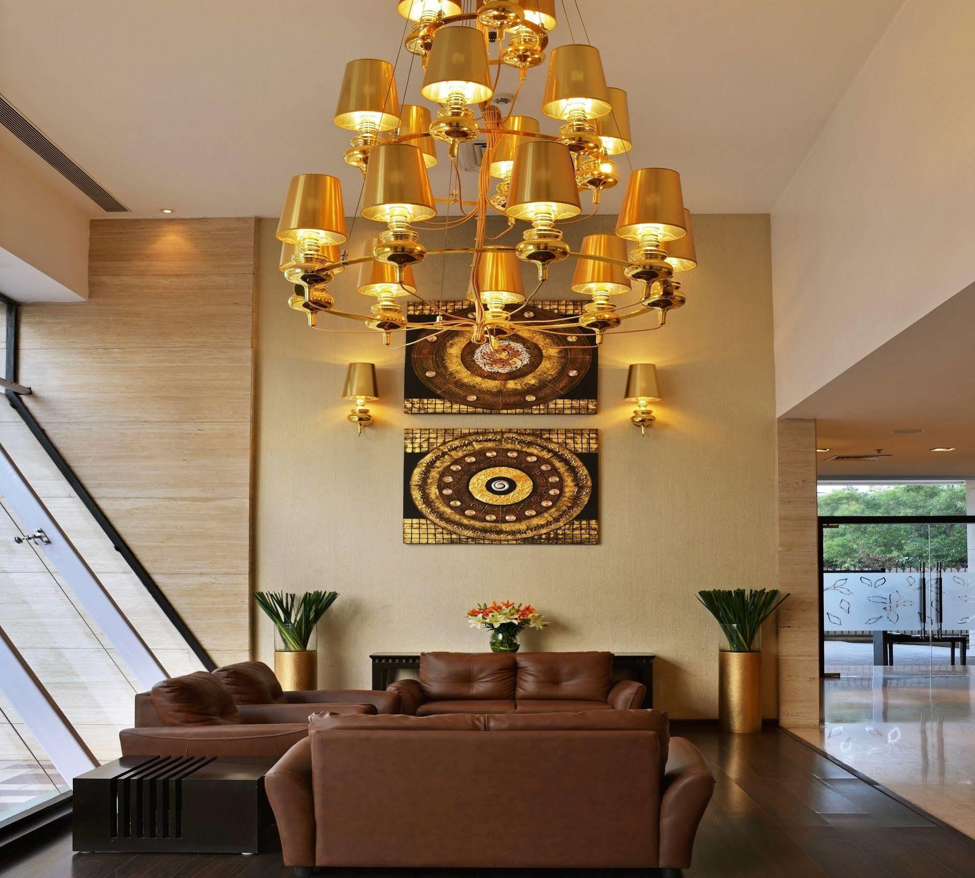 Majestic Court Sarovar Portico Nova Bombaim Exterior foto