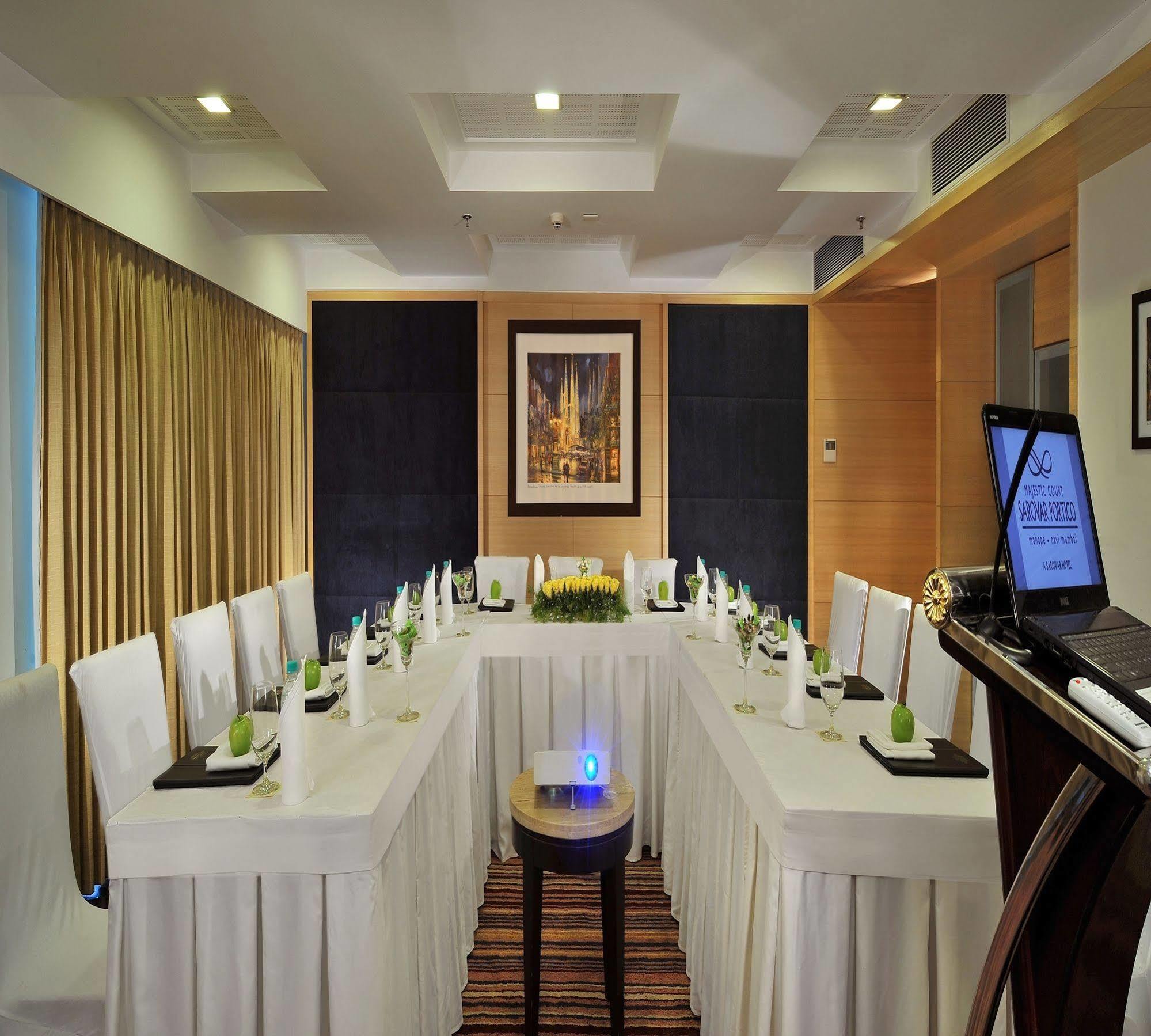 Majestic Court Sarovar Portico Nova Bombaim Exterior foto