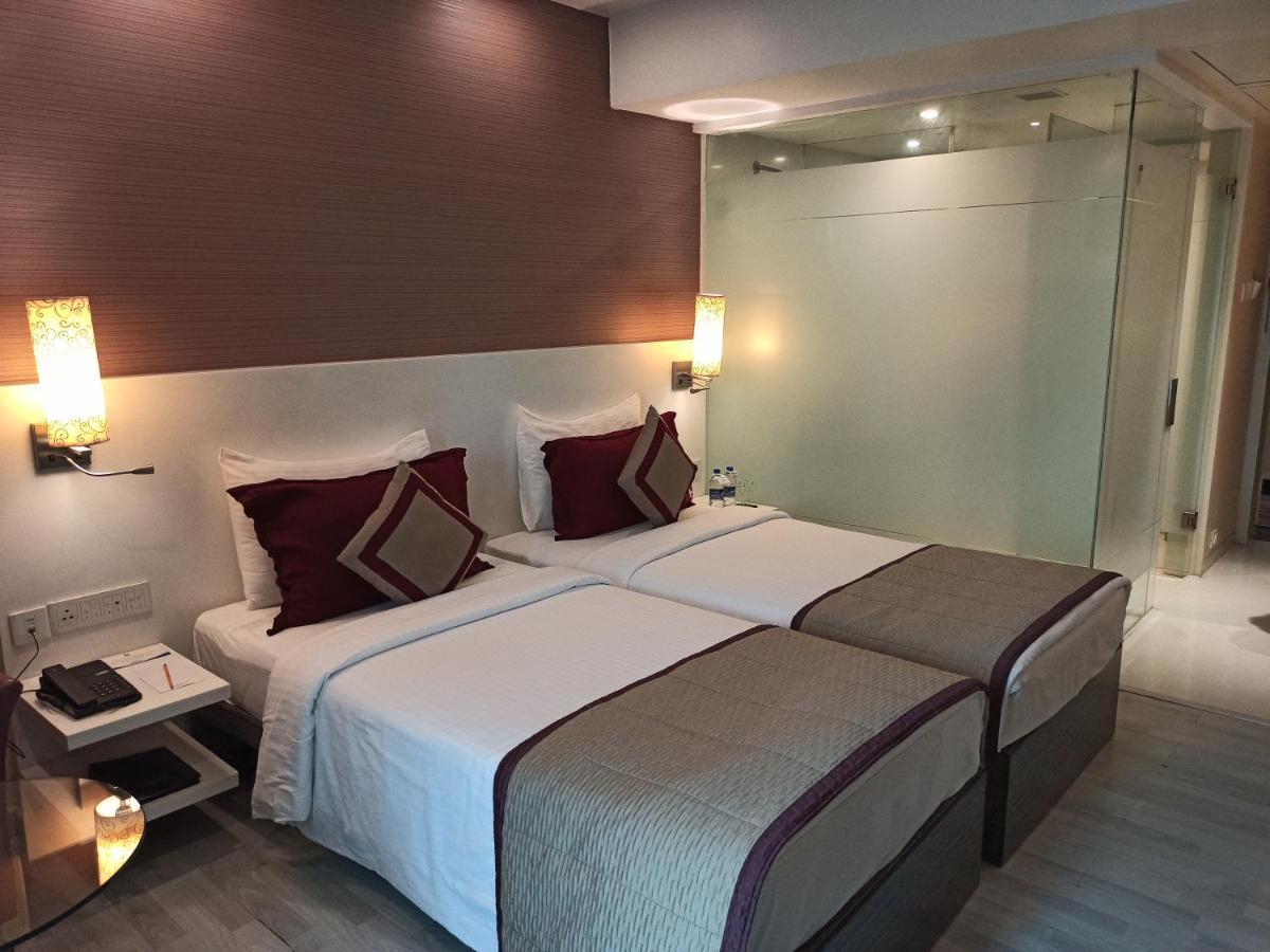 Majestic Court Sarovar Portico Nova Bombaim Exterior foto